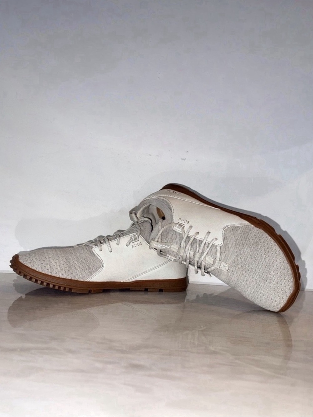 TRUE Linkswear OG Feel Golf Shoes Men’s 9.5 – Minimalist Spikeless White Tan